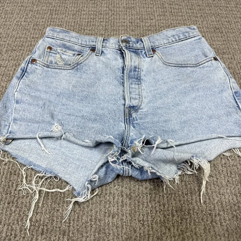 Levi’s 501 Shorts Blue 5 Button Fly Pockets Women’s Size 26